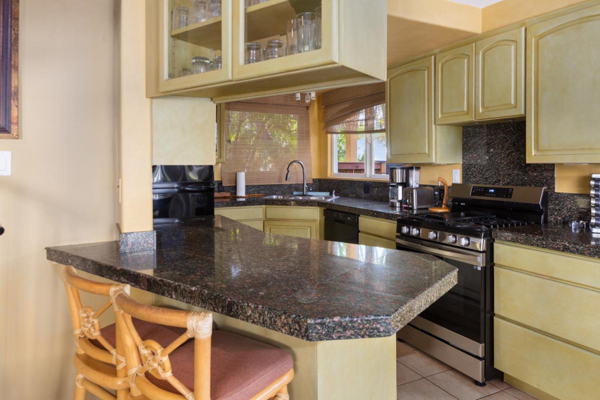 Plumeria Suite, 2-Bedrooms, Sleeps 6, Pool & Bbq, Pre-Renovation Summer Sale 키헤이 외부 사진