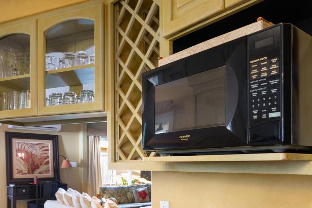 Plumeria Suite, 2-Bedrooms, Sleeps 6, Pool & Bbq, Pre-Renovation Summer Sale 키헤이 외부 사진