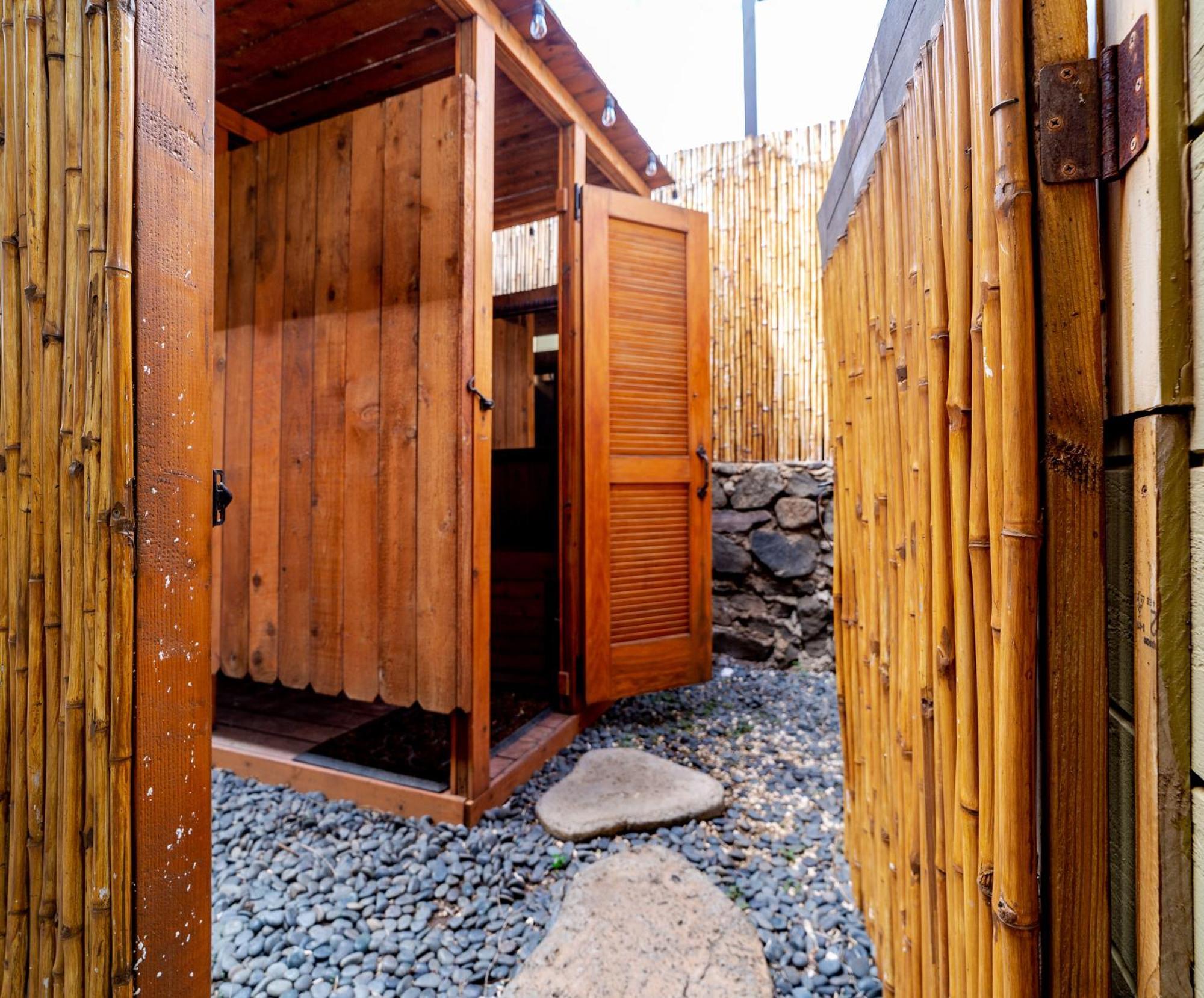 Plumeria Suite, 2-Bedrooms, Sleeps 6, Pool & Bbq, Pre-Renovation Summer Sale 키헤이 외부 사진